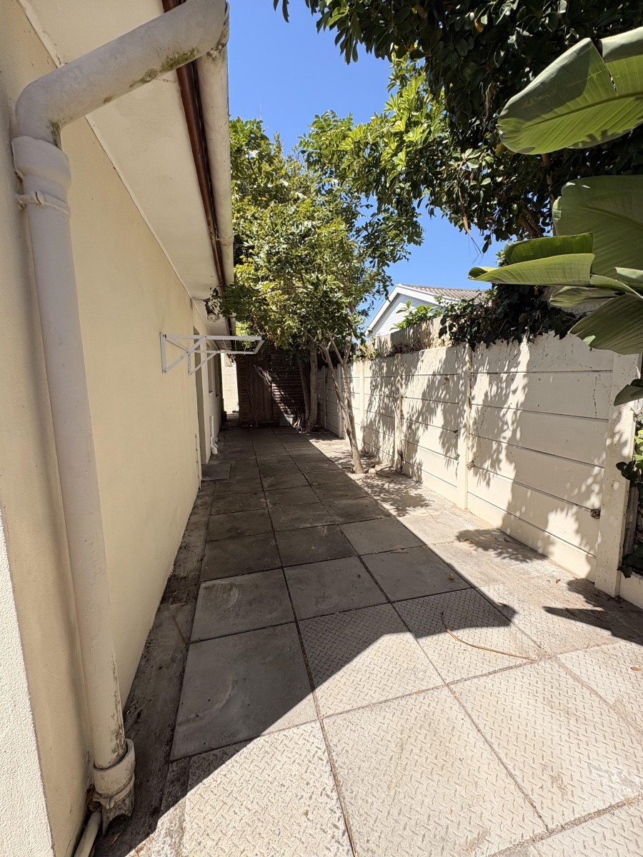 To Let 4 Bedroom Property for Rent in Kirstenhof Western Cape